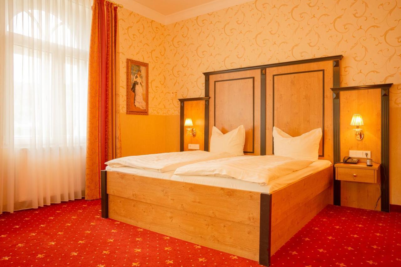 Alte Landratsvilla Hotel Bender Westerburg  Exterior foto