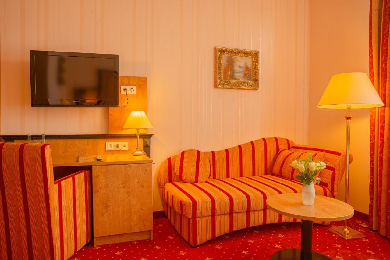 Alte Landratsvilla Hotel Bender Westerburg  Exterior foto